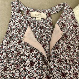 LOFT keyhole spring printed sleeveless blouse